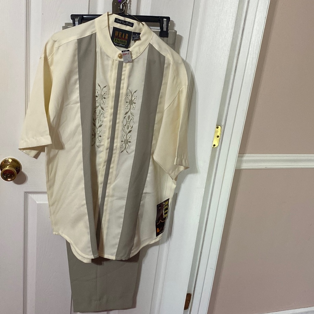 Wear The Right Thing by Henri Valdise mens 2 piece set; size Medium